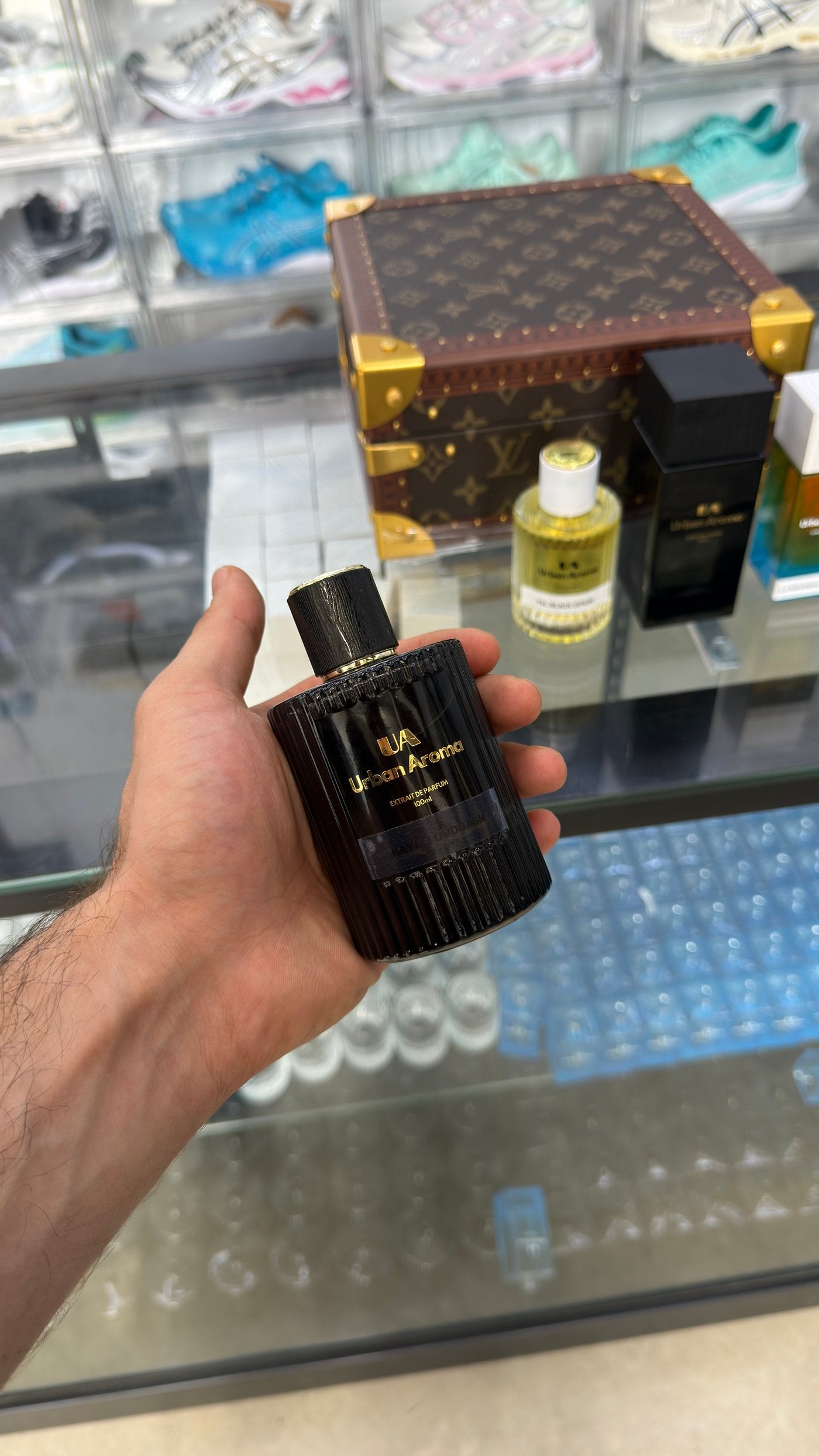 Urban Aroma 100 ml black fragrance bottle in the shop